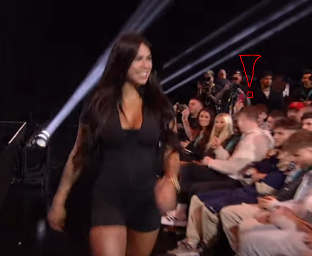 SeanderlikeaJ's tweet photo. @WadePlem @FaZe_Sensei Wade everytime nice legs walk by lmao, btw that Whitney Johns looks like a perfect match for you! https://t.co/zMbhF2b06c