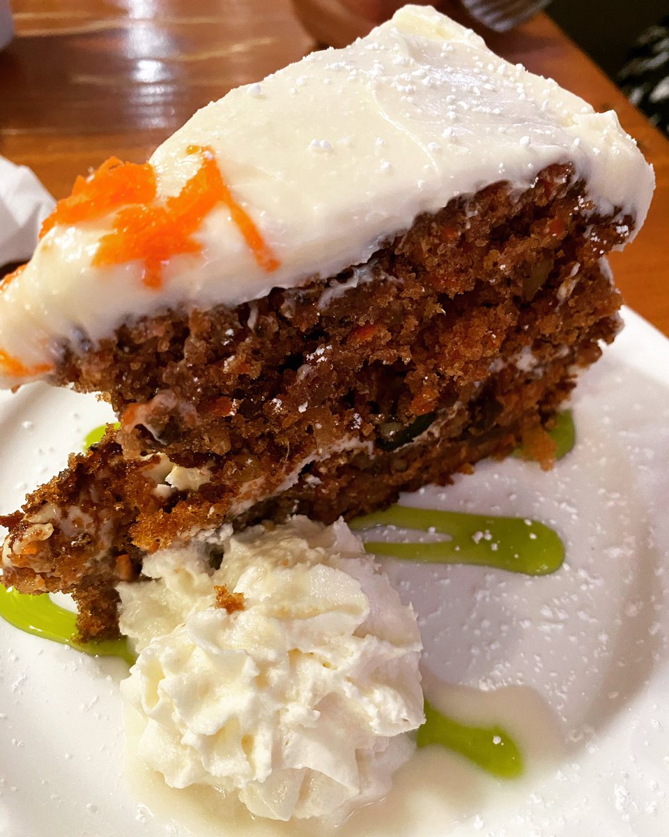 WeslacoShoping's tweet photo. Lunch at Gigiโs in Elsa, Texas. Delicious meat loaf ๐
#food #foodie #foodblogger #foodlover #rgv #texas #meatloaf #macandcheese #mashedpotates #carrotcake #cucumberlemonade https://t.co/APVMOjbmBx