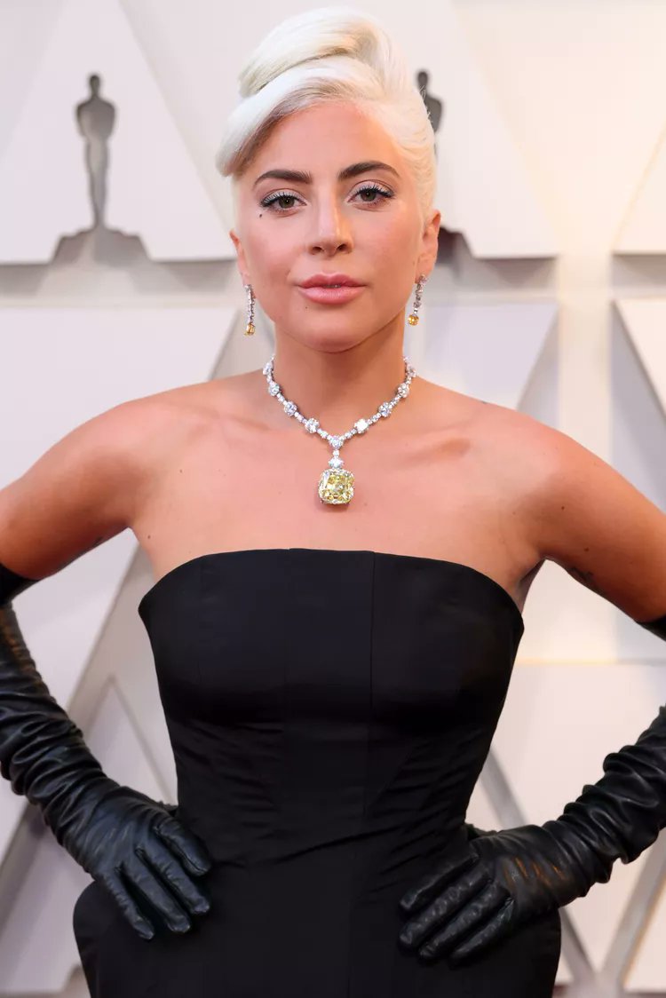 chrissgardner's tweet photo. Just like she did the night she won an Oscar, Lady Gaga will be at the show wearing jewelry by Tiffany &amp; Co., the luxury jeweler confirmed today. Also in Tiffany will be Michelle Williams, Florence Pugh and Michael B. Jordan. #Oscars https://t.co/IcZuUMaYYT