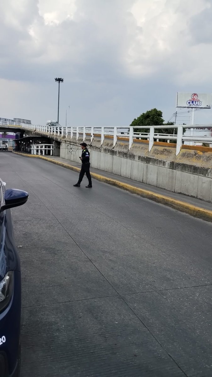 dirtransitopue's tweet photo. @Mariyepezc @eduardorivera01 @VialidadPuebla Buenas tardes.

Agradecemos su reporte, Personal de Tránsito se encuentra en el punto brindando apoyo. https://t.co/9LRuu8ExZ2