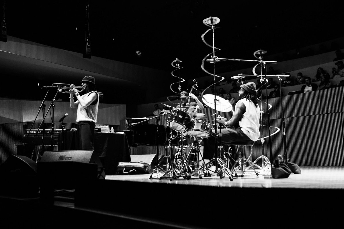 Tardobarroco's tweet photo. #NYJazzAllStars2023  @TheoCroker #TheoCrokerQuarter @jazzdotorg DeQuintaPro #DeQuintaPro @elcantoral #ElCantoral #CanonEos @CanonMexicana @SEFPRO #TraslasHuellasdelaLuz #MacBookPro @CanonMexicana #OjodelAlma #UnDíaUnaFoto, #Cokin #Manfrotto #CDMX #HistoriaCDMX @thinktankphotomx https://t.co/cxnqbGV23p