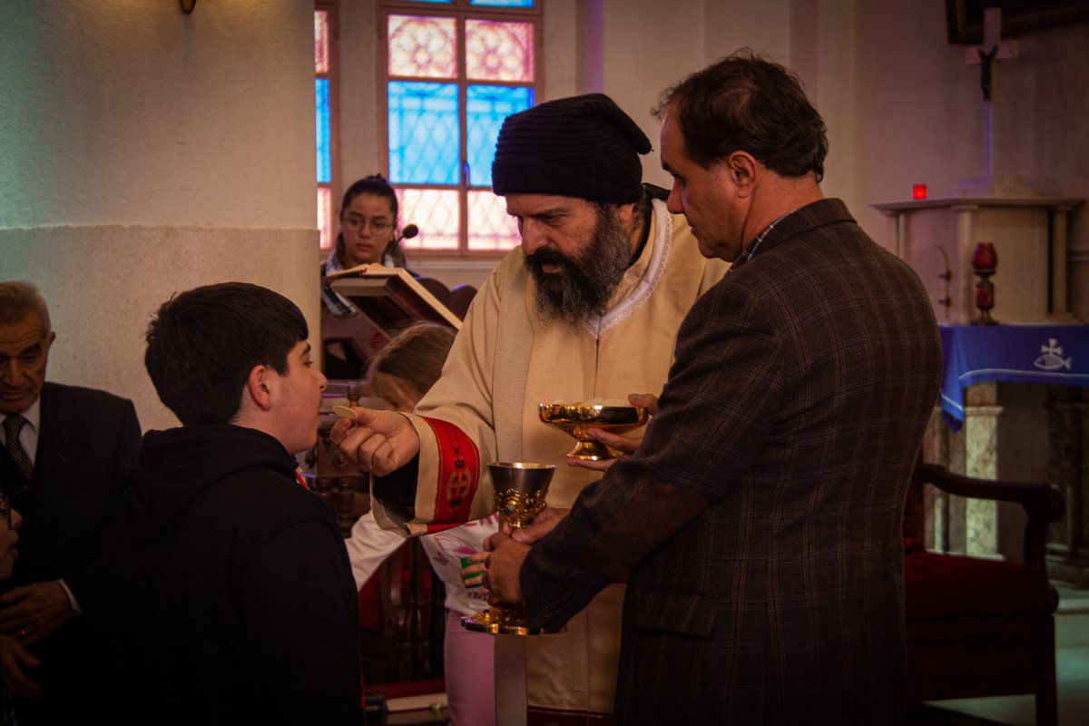 SOSCdOrient's tweet photo. 🇱🇧#Liban - Les volontaires assistent à la messe au couvent maronite de #Mayfouk.
🙏En union de prières avec les #chrétiensdOrient. https://t.co/cSk0BijWTJ