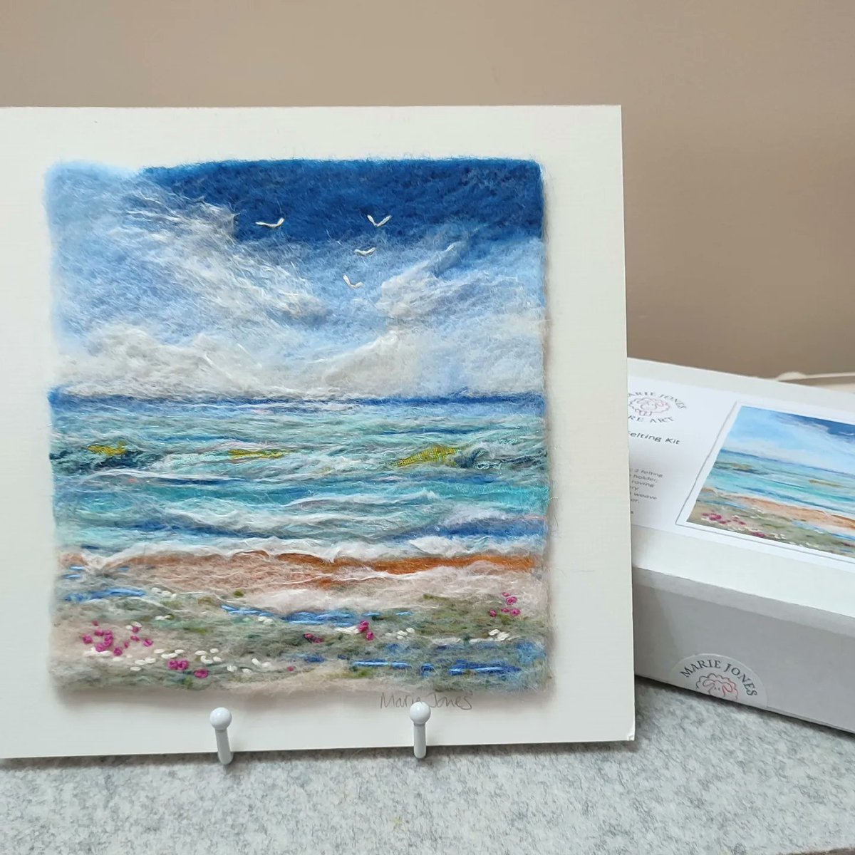 MarieJonesArt2's tweet image. @HandmadeHour Create your own fibre artwork with my needle felting kits, now available in my Etsy shop etsy.com/shop/MarieJone…
#HandMadeHour #craftkit #feltingkit #idealgift for a crafty person