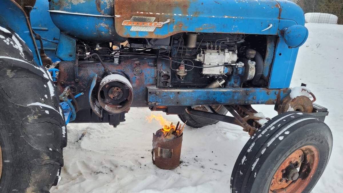 Klapisavotta käyntiin #coldstart #Fordson #Major #Finland #Kainuu #Paljakka