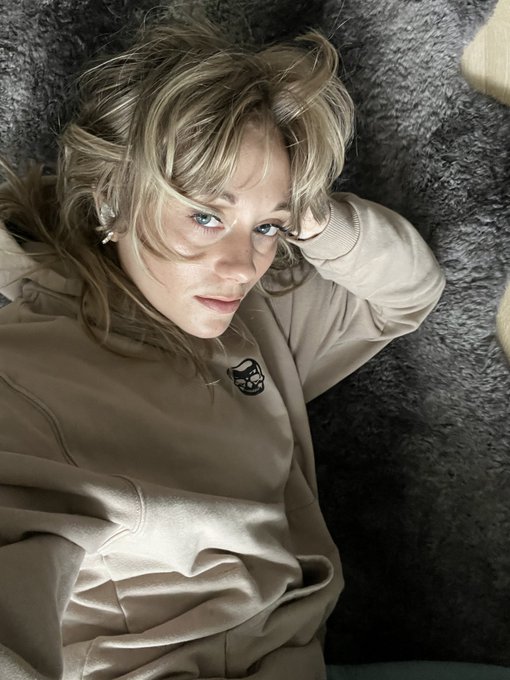 Miss me? See what I can&rsquo;t post here through my link below 💋 https://t.co/Q8cYzV3j2o<a href="/tag/onlyfanspromo"class="tags"><span>#onlyfanspromo</span></a><a href="/tag/onlyfans_girl"class="tags"><span>#onlyfans_girl</span></a>