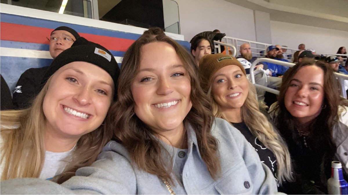 marissa_bogner's tweet photo. Game day with the girls!!! #battlehawksgameday #kakaw https://t.co/lMW4CTl6Eu