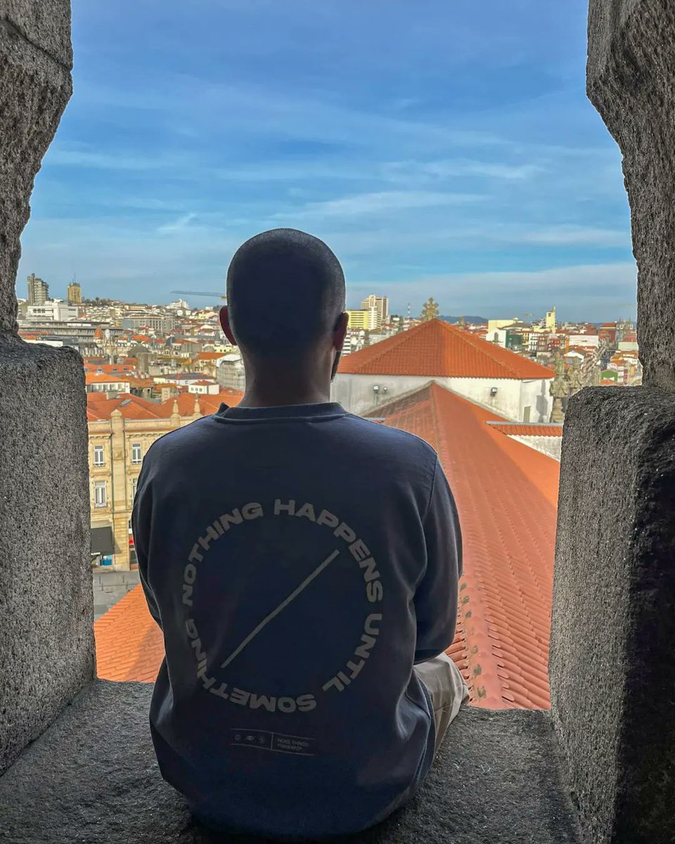 noronha_photo's tweet photo. " No dejes que la gente te obligue a renunciar a lo que más quieres en la vida. Creer. Luchar. Conquistar. Y sobre todo, ¡sé feliz! "
#torredoscléricos #porto #oporto #portugal #cidadeinvicta #invicta https://t.co/1YCBzwVkbs