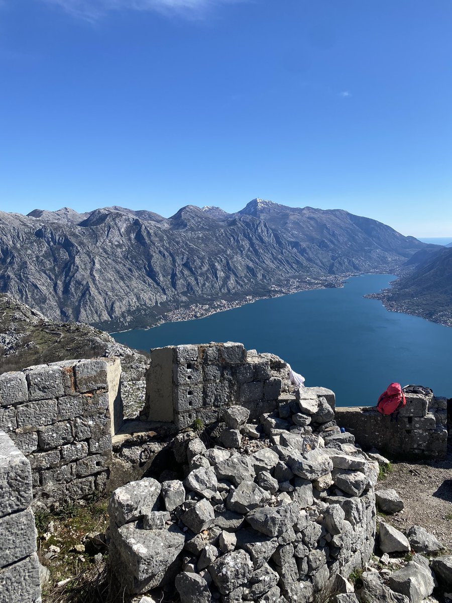 DraganSamardzic's tweet photo. #BokaKotorska ima pješačke staze sa najljepšim vidikovcima.
Ko se nije popeo na #Obosnik, tvrđave #Goražde #Vrmac #SvetiAndrija, #Pestingrad, #SvetiIlija ...ne zna kako izgleda Boka.
Fotke sa staze Ledenice-Vranovo brdo: https://t.co/ZfX1dPVZ07