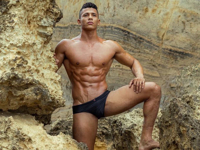 2 pic. Live with Thomas. 120 FREE credits
https://t.co/v2r51PVsm7 #gay #cams https://t.co/BTfgVYP1aC