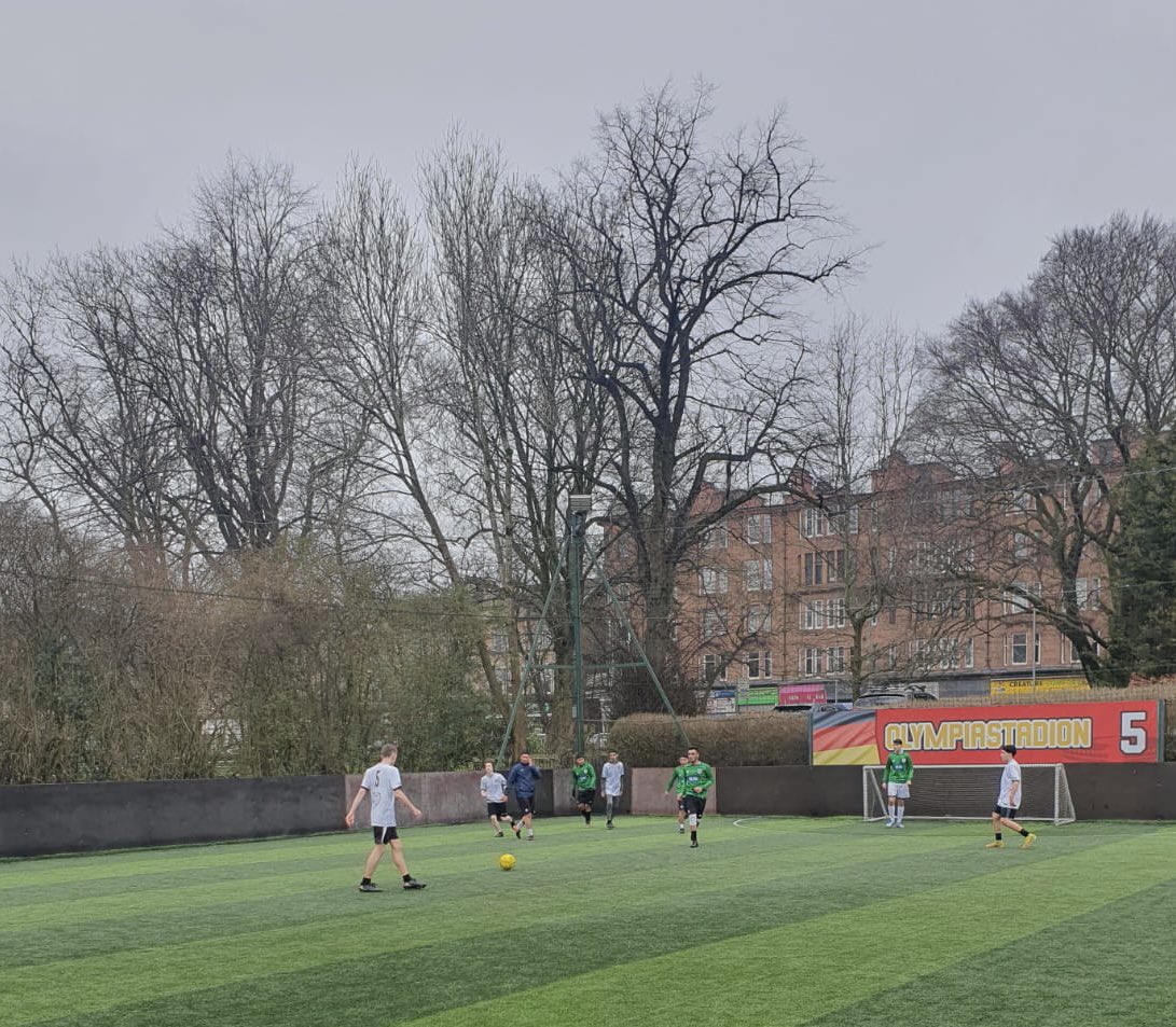Today we partnered with <a href="/goalsfootballuk/">GOALS</a> at Shawlands &amp; <a href="/GovanhillRomaYP/">Govanhill Roma Youth Project</a> for our 1st free Sunday football session. Great turnout of 21 young people to play a mini-tournament. Thanks to <a href="/PaulHol26791438/">Paul Holland</a>, Glasgow United’s volunteer coaches &amp; Alan at Goals for putting it together🙌