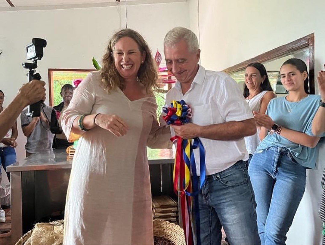 Francia en Venezuela 🇫🇷🇻🇪 tweet media