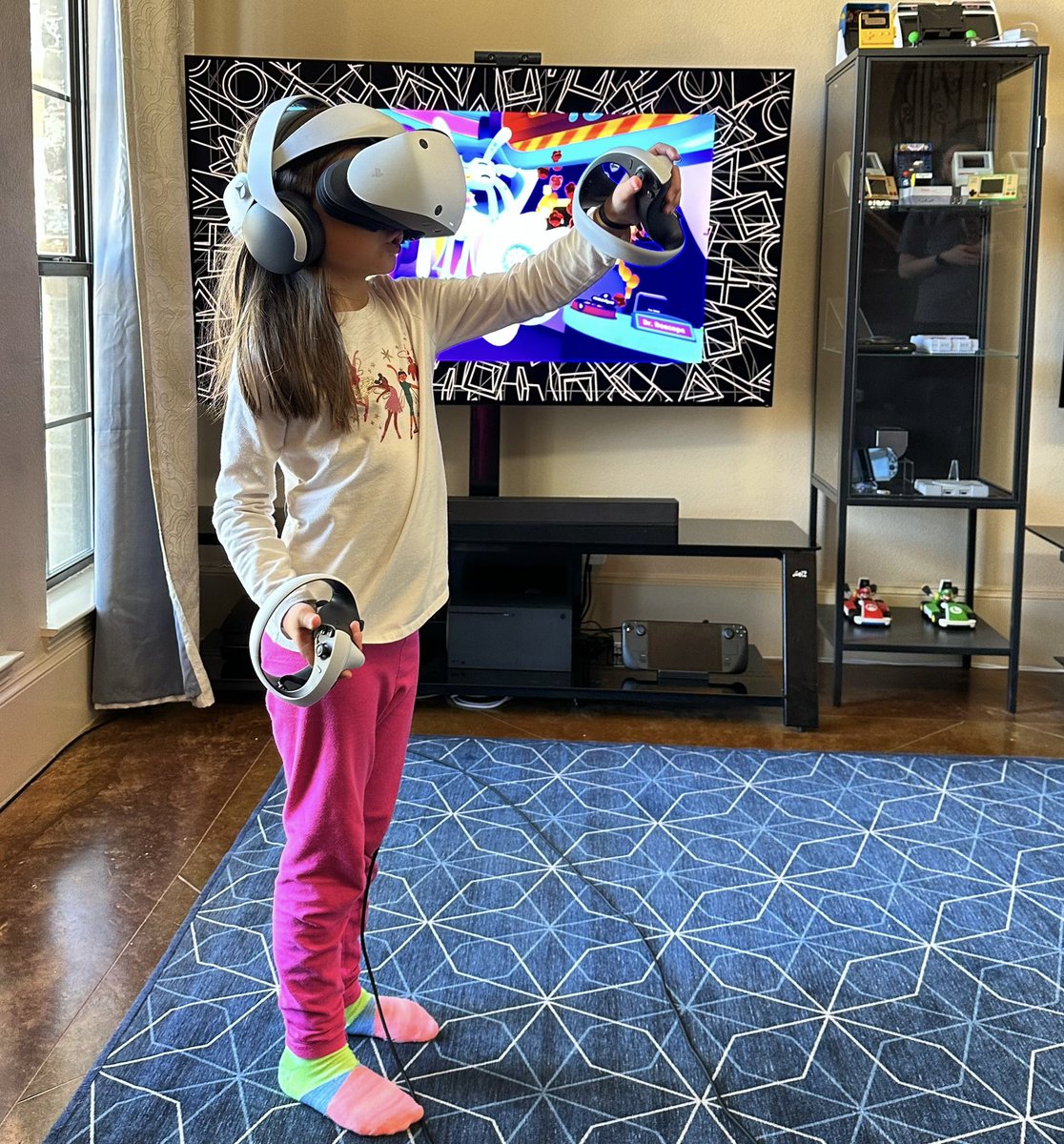 adaspasia's tweet photo. When you grow up with gamer parents. https://t.co/bXqijf3Snf