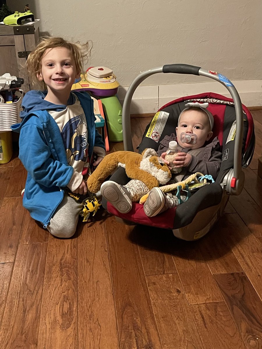 sam37483648's tweet photo. @themandalorian @kateesackhoff @DisneyPlus We got a little boy very excited to see you in Philly in June. He says he needs to give Bo Katan a hug! https://t.co/IGRnaOjzPe