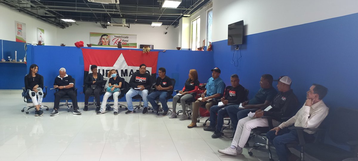 MBI_Rebeldes's tweet photo. #12Mar
Al momento se desarrolla desde nuestro Glorioso Municipio MBI Secretariado Municipal Ampliado con el acompañamiento del Responsable de Bloque @DavidTupamaro Dirección Regional y  nuestra militancia. 
Tupamaro Ejemplo de Lucha!
#ChávezComunicador https://t.co/NYkLNkUYJq