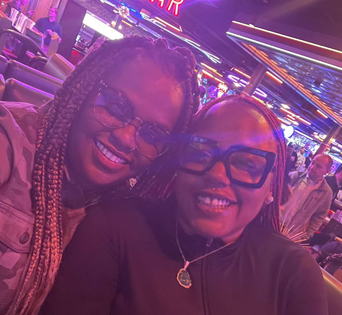 MagentaJoyJoy's tweet photo. #MagentaFam 💕@TheQueenOfDC @MagentaBenning @Jose_MejiaVA2PA @SellPhones4 #DCMetro #GreaterDC https://t.co/9f8U3wU8wY