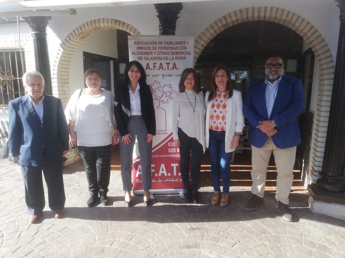 TalaveraAyto's tweet photo. El Gobierno municipal a arropado a la Asociación #AFATA en su #cocidosolidario, mostrando así el apoyo a enfermos, familiares y amigos, a través de todos los proyectos que desarrollan para mejorar la calidad de vida de todos ellos. https://t.co/WmkPdSJWeA