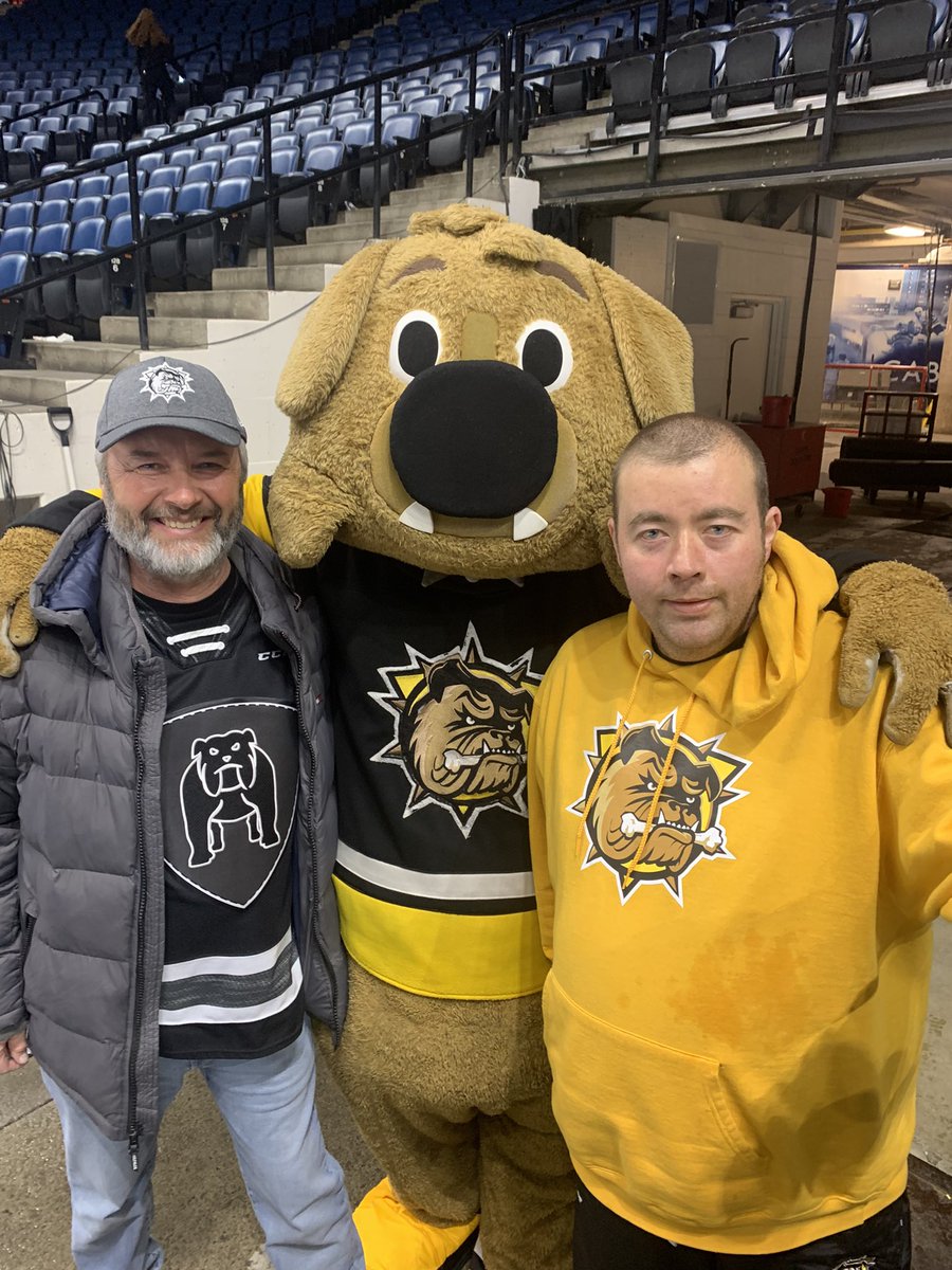 wally_walker's tweet photo. .@ticatsfan7, Bruiser and some guy named me.
last game of the 2022-23 regular season for the @BulldogsOHL. hoping it isn’t the last. 🙏🏼🤞🏼
the team is looking good for a bit of a run. let’s go out with a BANG!!! #OHL #HamOnt #HamiltonBulldogs #BrantfordBulldogs #DawgMentality https://t.co/RAJvuxWK6l