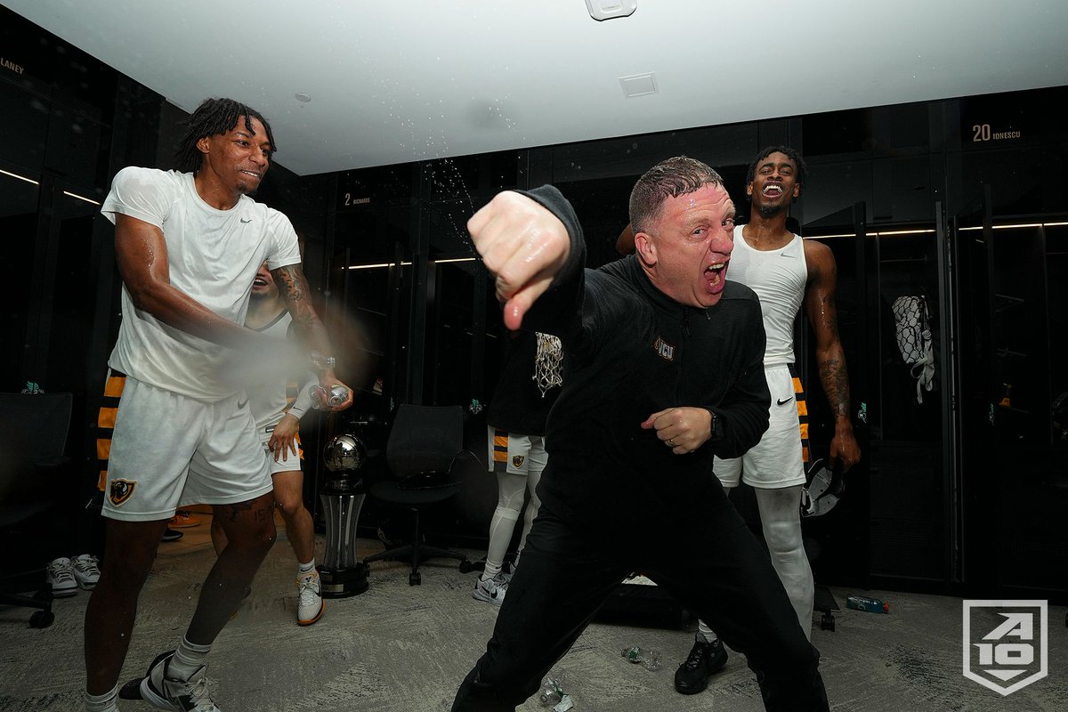 A10MBB's tweet photo. Is there anyone more HYPE than Coach Rhoades right now!?

#A10CHAMPS | @VCU_Hoops https://t.co/0YlTZ3MnvG