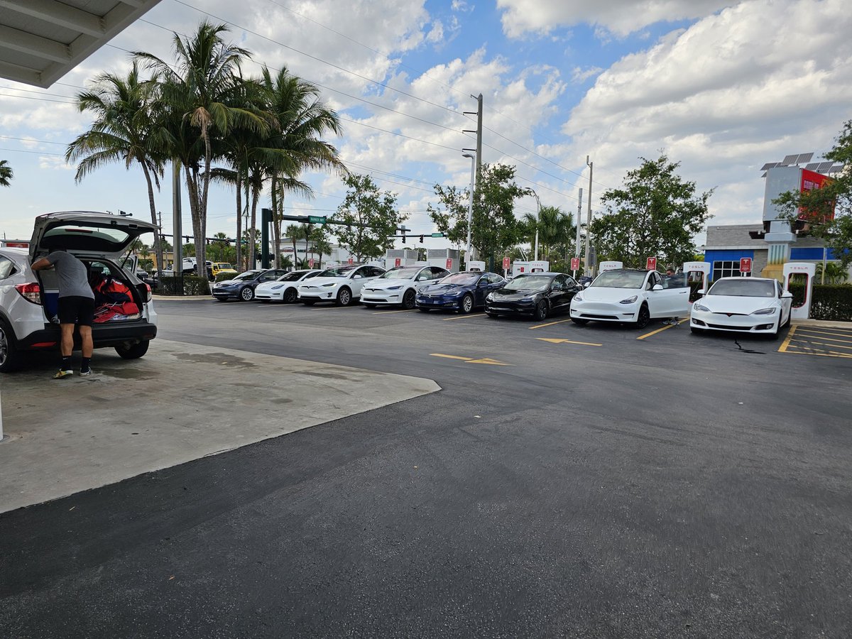 Dirty Tesla on Twitter "Stuart, Florida V3 Supercharger. I think the