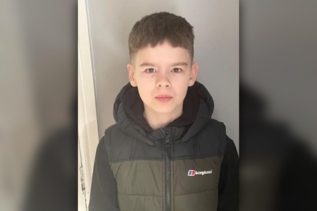 🚨 MISSING PERSON 🚨

Police are concerned for the safety of a missing 11-year-old boy in #Glossop.

Harvey was last seen in the #Hadfield area at around 9pm on Saturday (11 March).