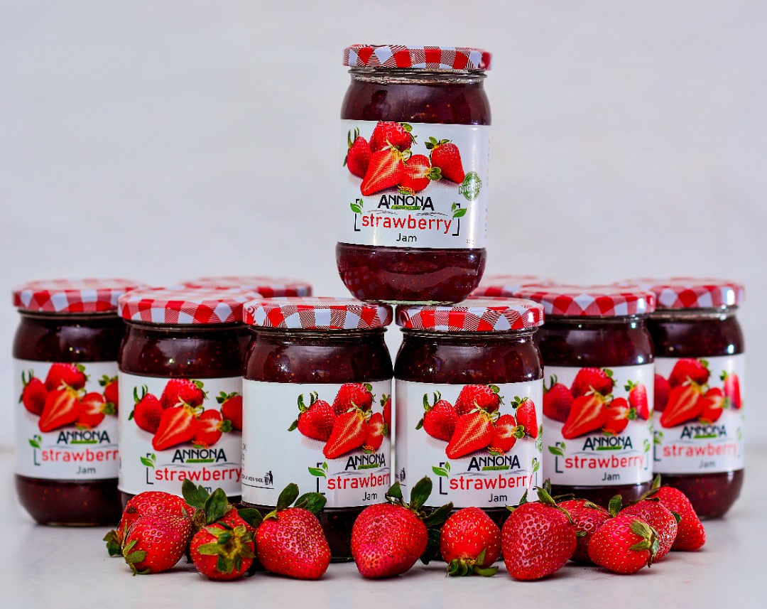 annonajams's tweet photo. #Josites who used to count down to the end of #Strawberryseason can bother less now that #annonajams are here. Freshly plucked #Strawberries only, processed same day into jelly form & stored in tightly sealed sanitized glass jars so that they remain with us all year round. https://t.co/MXXzjHLHpU