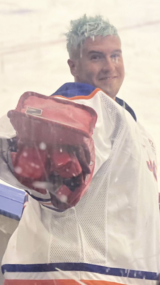 rareamericans's tweet photo. James back on the ice at this years Juno Cup! @TheJUNOAwards #junocup #thejunoawards #rareamericans look at that lineup!!! https://t.co/YTmSOKBjFT