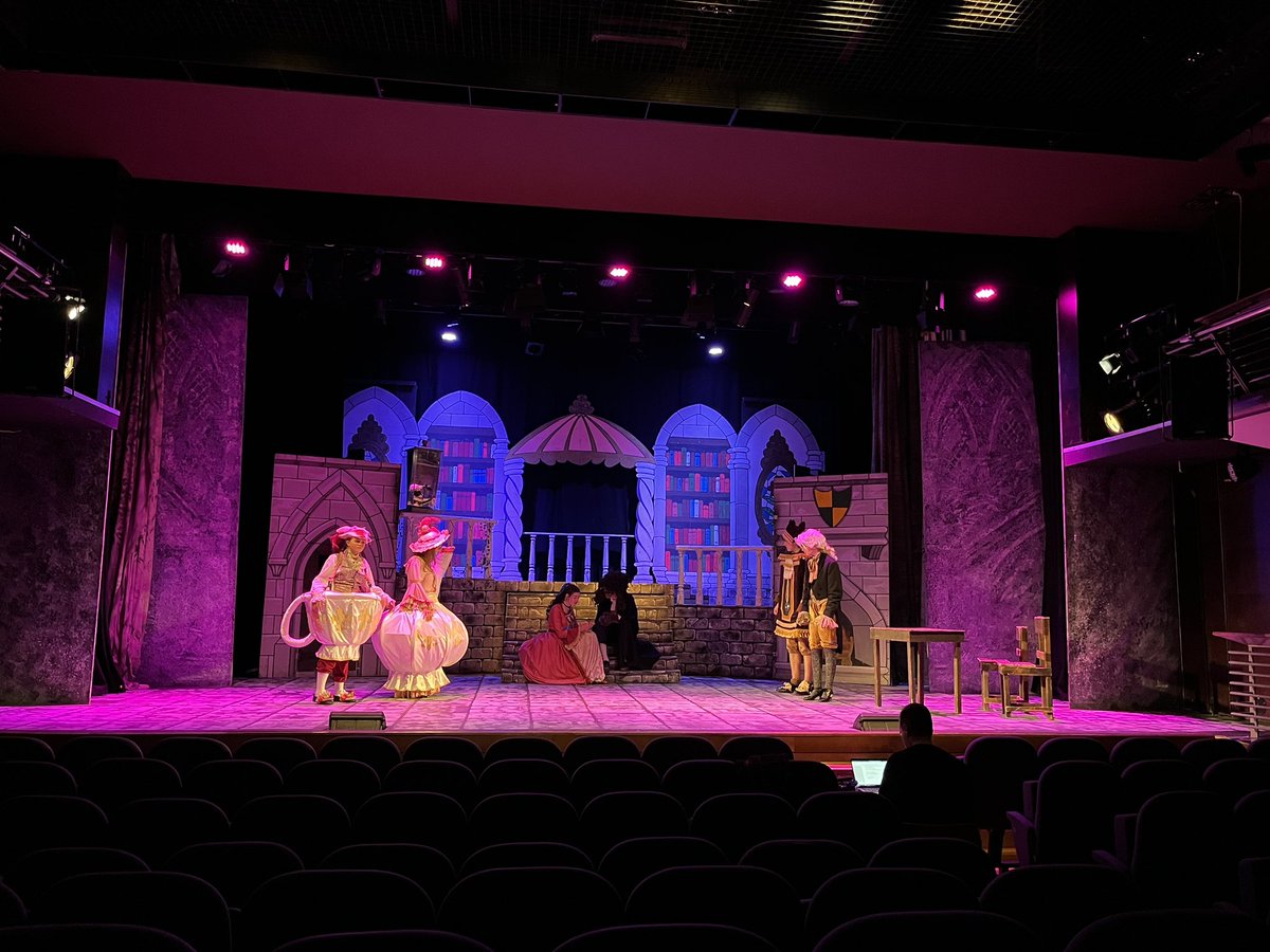 ReptonLife's tweet photo. A real privilege to see the cast, crew and band for the upcoming production of Beauty and the Beast in rehearsal this evening. So much work goes into these productions both on &amp; off stage. We cannot wait to host @ReptonPrimary for the matinee performance 🎭 on Tuesday afternoon https://t.co/9a7TKHd2kD