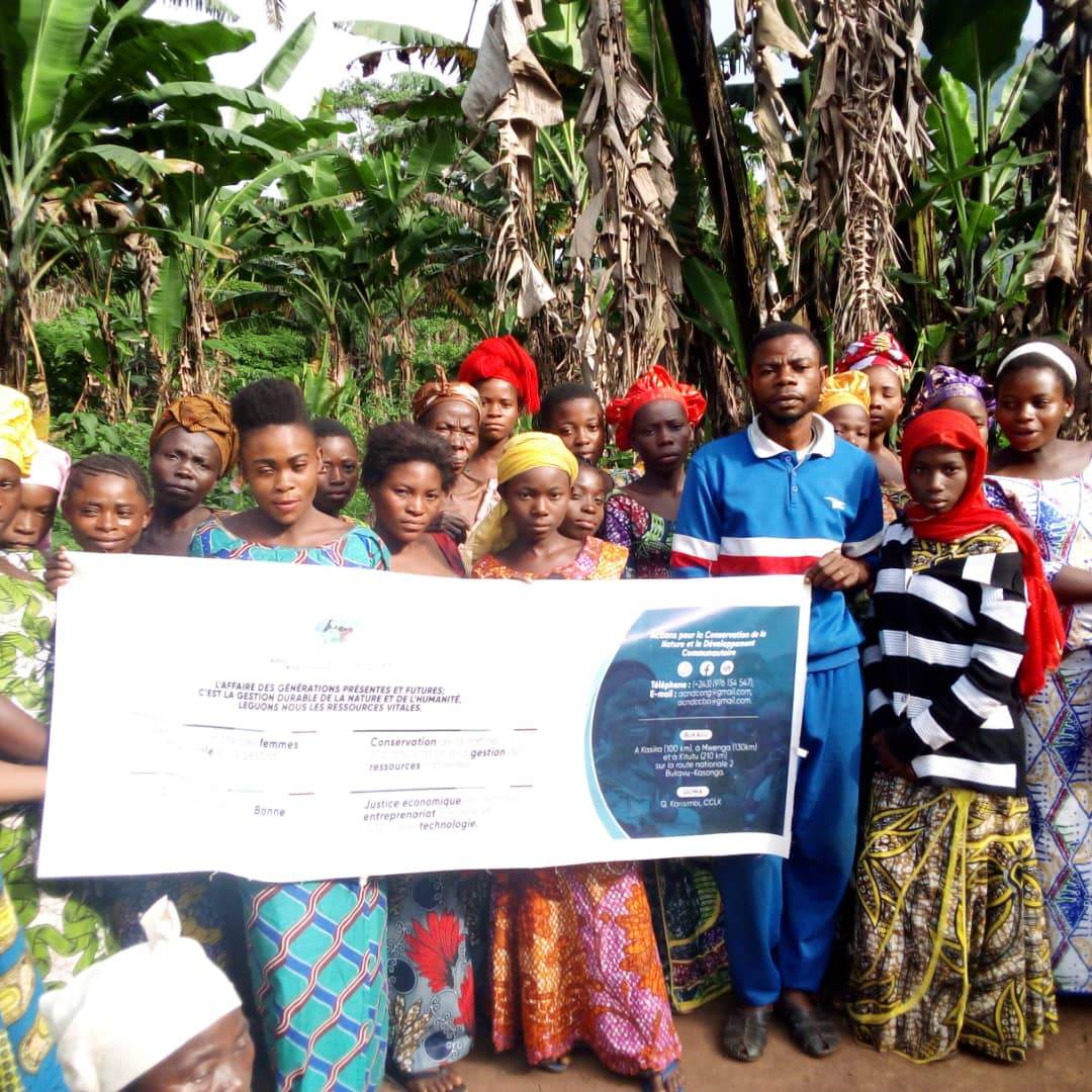 ACNDC_ASBL's tweet photo. Cri des femmes #autochtons #Batwa #Banyindu en marge du 8mars2023. Nous avons besoin de la couverture réseau dans la chefferie de #luindi, Territoire de #mwenga et de rendre le coût des forfaits internet accessible à toutes surtout pour les femmes rurales.@airtelrdc @Vodacomcongo https://t.co/sBA2FiwE2y