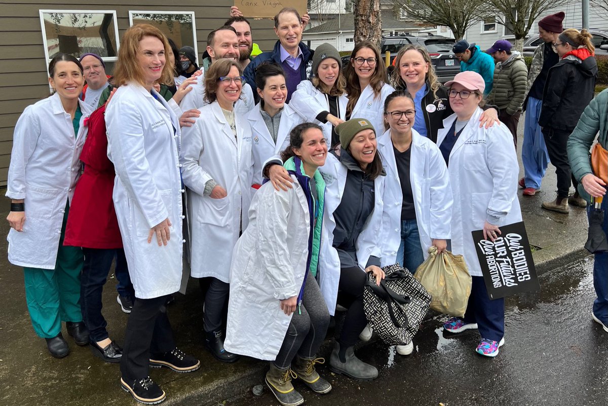 Ron Wyden tweet media