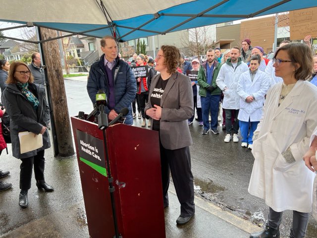 Ron Wyden tweet media