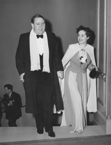 SoScarlett1's tweet photo. Charles Laughton and Elsa Lanchester go to the Cocoanut Grove nightclub inside the Ambassador Hotel, for the 1940 #Oscars. It had a palm tree motif. #oldmoviestars #TCM #oldHollywood #oldmovies #GWTW #GONEWITHTHEWIND #TCMparty #CharlesLaughton #ElsaLanchester #CocoanutGrove https://t.co/BR9N63VKbi