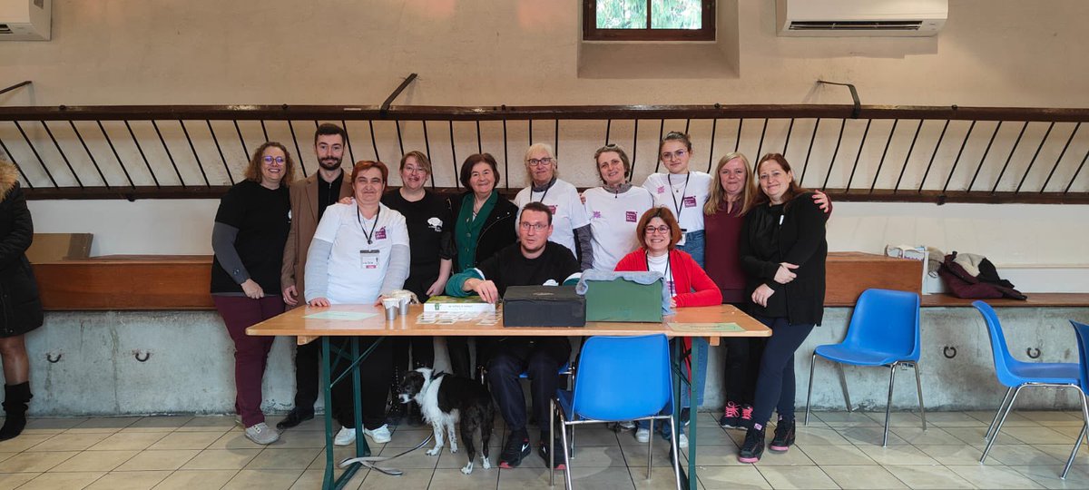 RoullaudBeatric's tweet photo. Cette après-midi je soutenais à #SaintPathus l’association « Debout avec Mylène » et « La voix des parents » aidant les familles et les enfants porteurs d’un handicap. Joli moment. Jolies rencontres même si je connaissais déjà beaucoup de bénévoles. L’occasion de laisser un don. https://t.co/tSrcLFX3gW