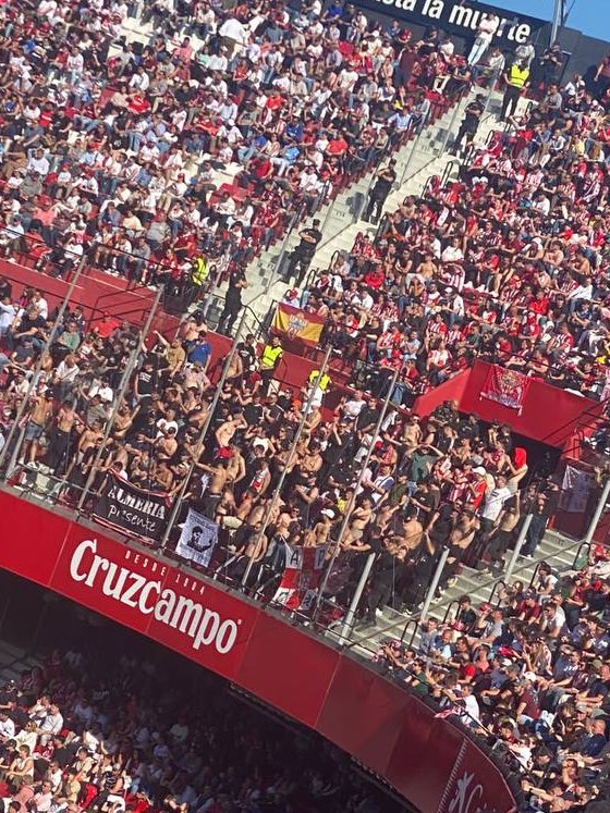gradauda's tweet photo. Sevilla FC - UD Almería. Buen viaje del grupo con 130 desplazados, los cuales hemos presenciado una derrota más fuera de casa. 

¡TOCA HACERNOS FUERTES EN CASA!

#AlmeriaNuncaSeRinde https://t.co/LDRQFRot3J