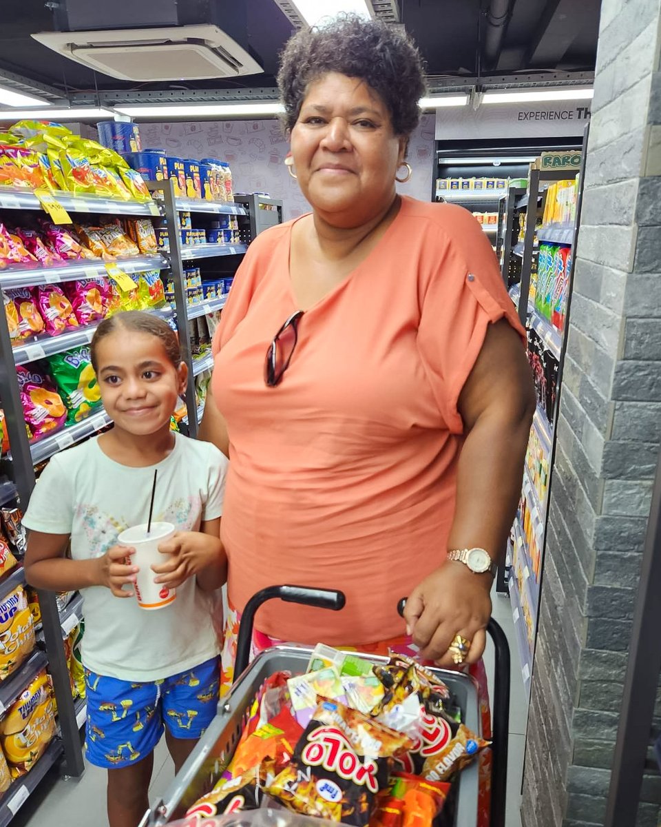 FMFFoods's tweet photo. A happy customer spotted at Fresh Choice Supermarket in Tamavua with our Yolo!

#fmf #snack #yolo https://t.co/jQhyMnAIuk