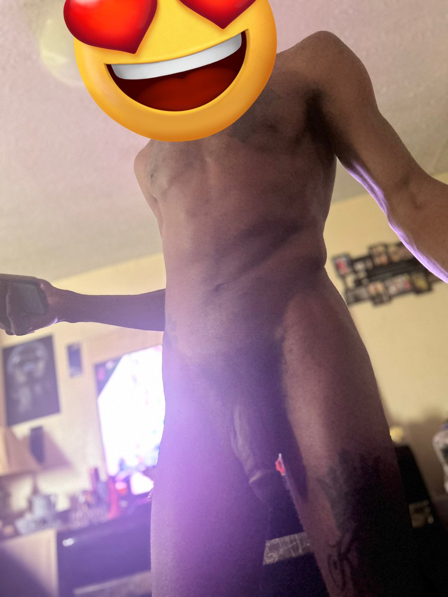 Dachocolatefac2's tweet photo. Daddyyyyy🍆😱 https://t.co/Bety7eXCT8