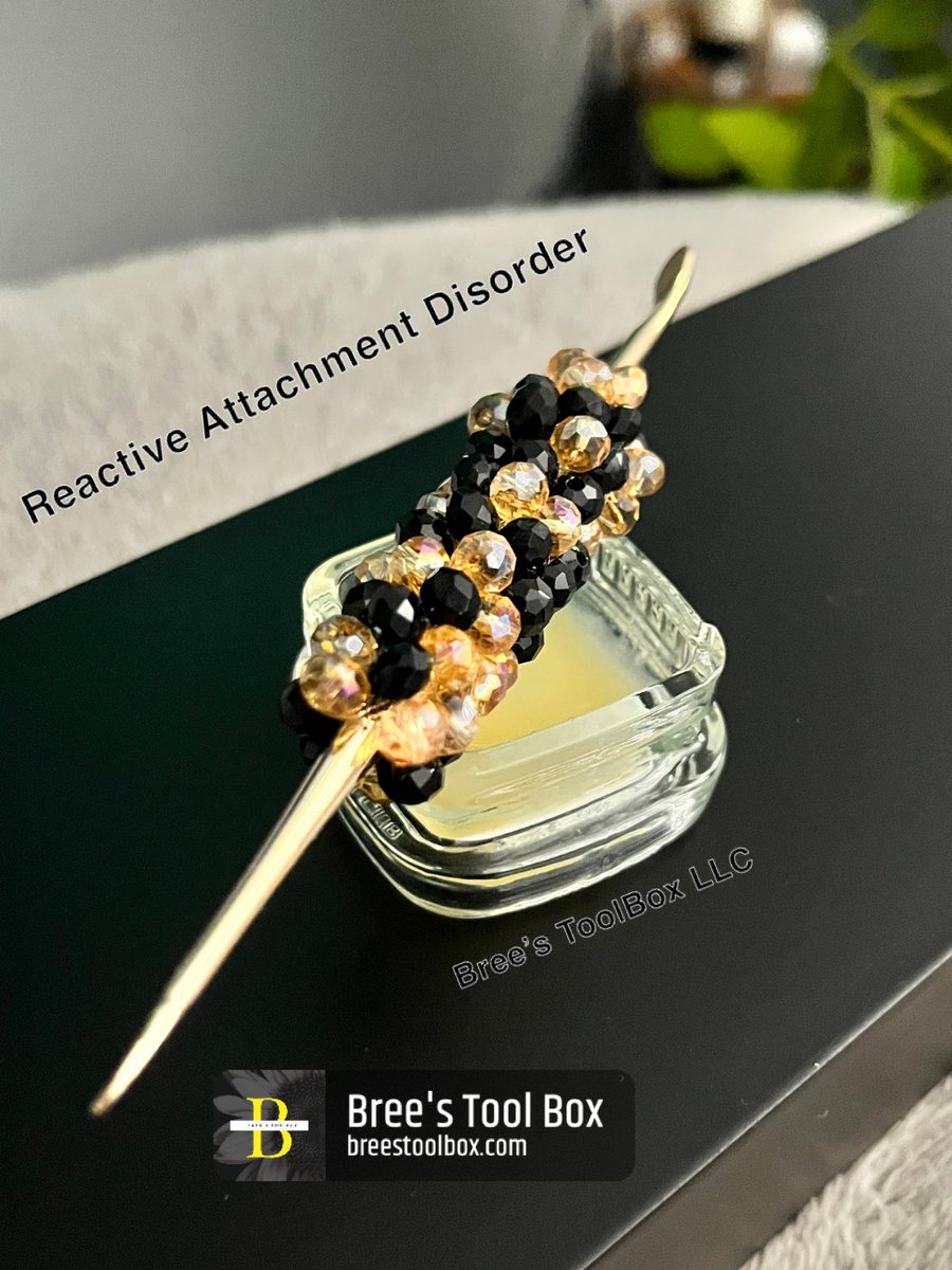 bipolarbree1's tweet photo. New Tool Drop ✨🍯 #cannabiscommunity #dabqueen #smallbusiness #breestoolbox #mentalhealth https://t.co/AwroR3rPoN