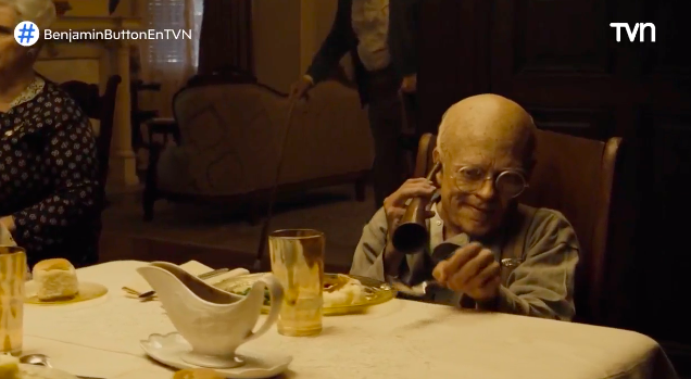 TVN's tweet photo. 📽  ¡Súper cine en TVN! 

👏 ¡Estamos viendo la película "El curioso caso de Benjamin Button"! 

Comenta con #BenjaminButtonEnTVN

📡 Señal en vivo ➡️ https://t.co/Q7tMr1kzGQ https://t.co/QOEJmTmREe