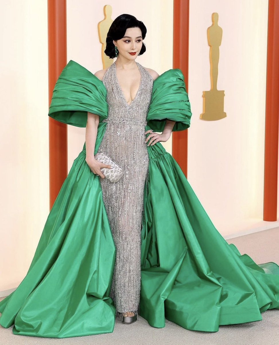 this is going to be one of the most iconic moments of Oscar’s red carpet.