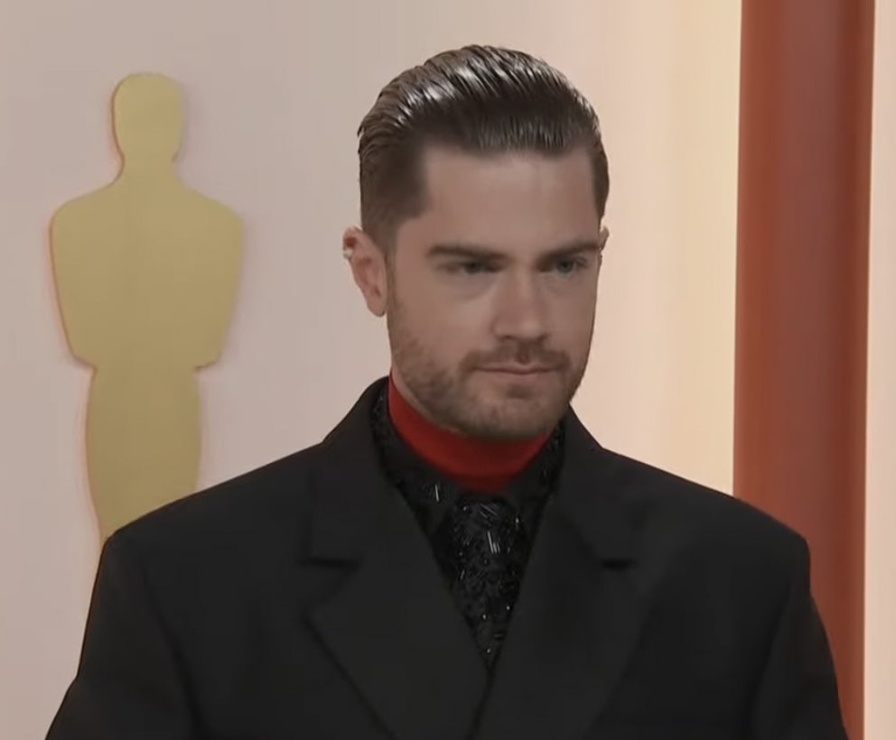 cegadede's tweet photo. #NEVERGOFULL ANIME VILLAIN #Oscar2023 https://t.co/TKd6quQNmw
