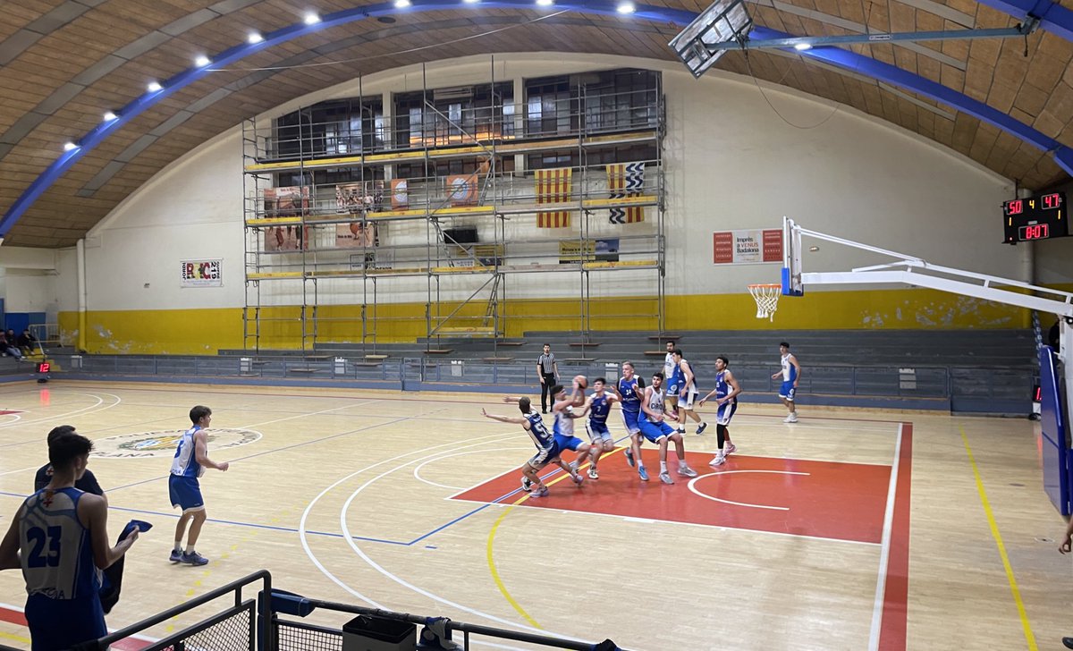 ⚔️ En l’altre derbi de la tarda a La Plana, el <a href="/basquetcircol/">Bàsquet Círcol</a> “B” tanca el 2/2 amb una necessitada victòria contra la <a href="/AEMinguella/">A.E. Minguella</a> “B” en un partit emocionant (64-57) 🔵

🎯 Joan Ruiz 15 punts / Yon Perez 14 p.