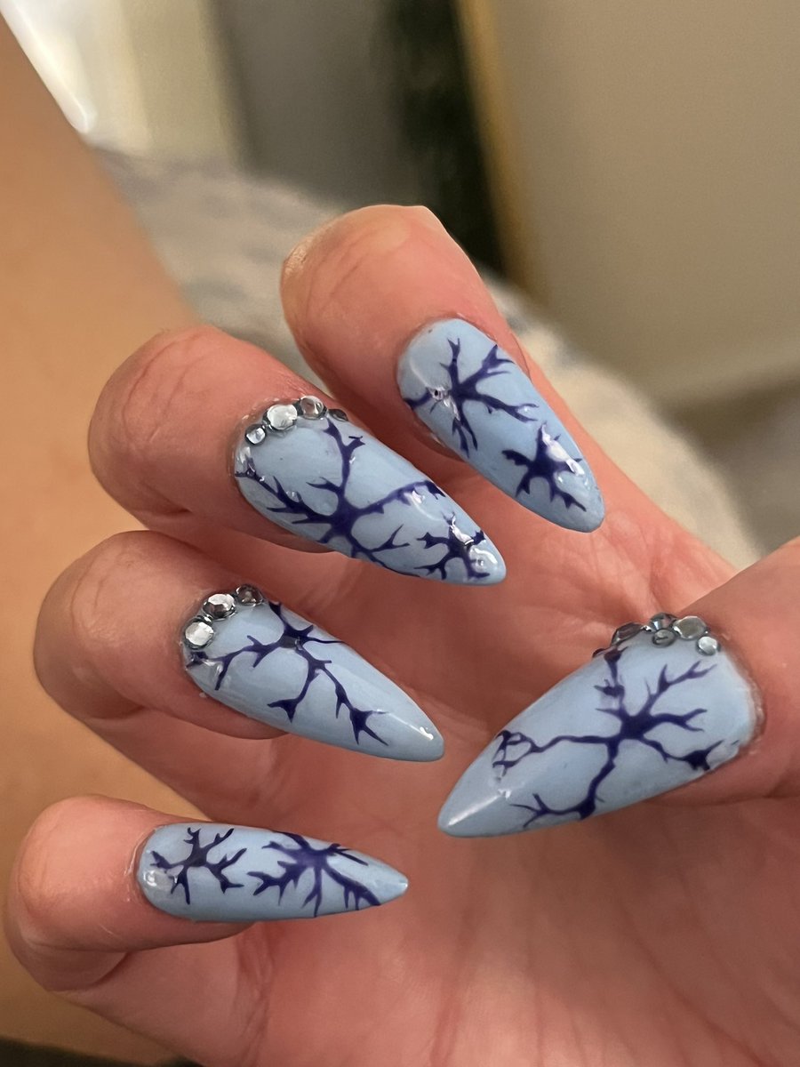 mclaurenseries's tweet photo. Just touched down in Houston town with Mars and Europa spider nails reflecting both of my presentations for #lpsc2023 youβve heard of #socksoflpsc I hereby initiate #nailsoflpsc π
πͺπ https://t.co/cZF7M71SWu