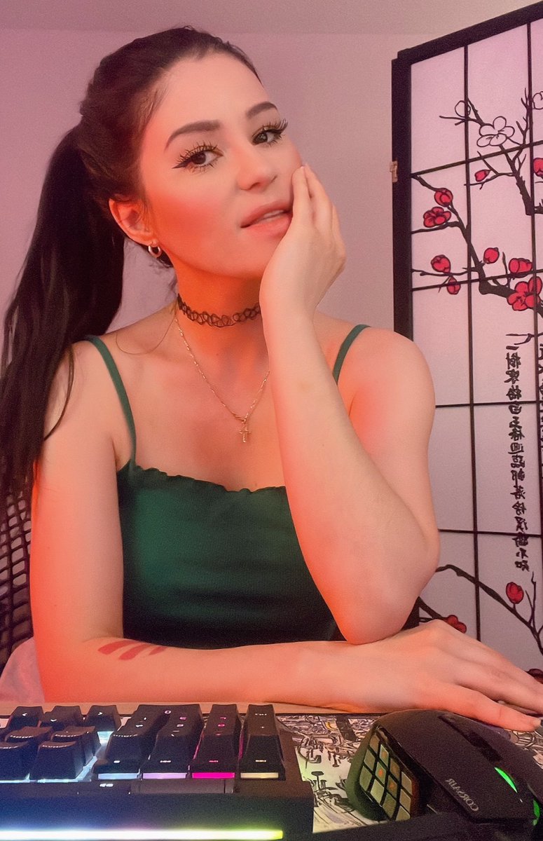 Yunalescka ☾ on Twitter: "Continuing one of the best games EVER