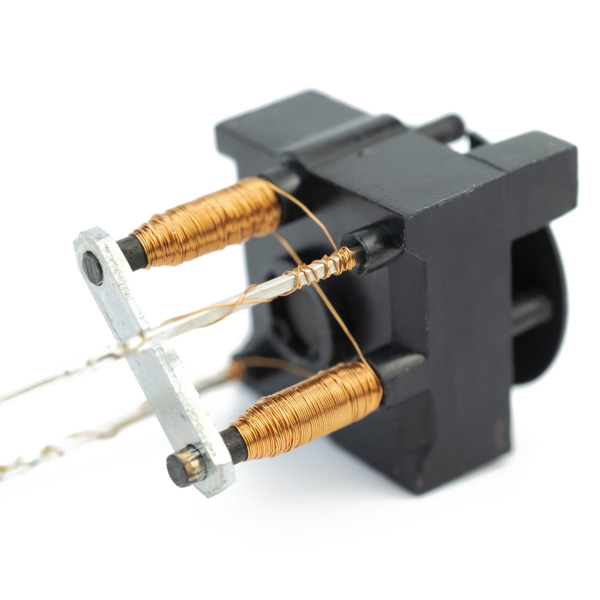 MarcinSaj's tweet image. Flip-disc display coils - bit.ly/Flip-disc-Kick…
#arduinoprojects #flipdiscs #FlipDisc #flipdiscdisplay #flipdot #flipdisc #flipdotdisplay #arduinoproject #arduino #kickstarter #display #arduinonano #arduinouno