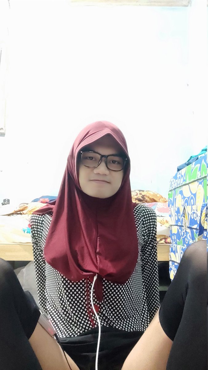 axzy86's tweet photo. Nakal dikit hehhe
#sissymuslima #cderhijab #crossdresserhijab #cderjilbab #crossdresserjilbab #cdermuslim #wariahijab #wariamuslim #Sissification #Femenization #Transformation #AsianFuture #Asianboys #cderindo #Crossdresserindonesia #crossdressermodel #cderindo https://t.co/VuIFBGQpk1