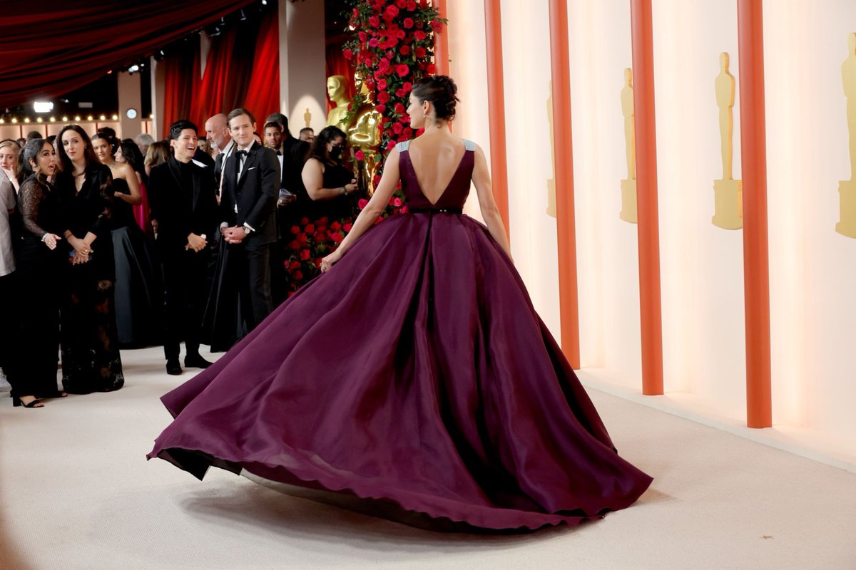 📸  Danny and Lewis watching Monica do a gown twirl. #dannyramirez #lewispullman #monicabarbaro #topgunmaverick #Oscars