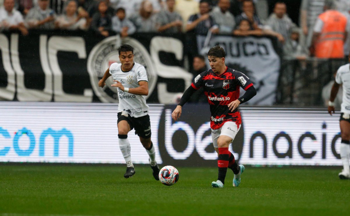 Maxlavoz's tweet image. Clasificación gigantesca de @ituanooficial a la Semifinal del @Paulistao.

#Ituano desde los penales venció 7-6 a @Corinthians en el mismísimo @NeoQuimicaArena.

#epico.