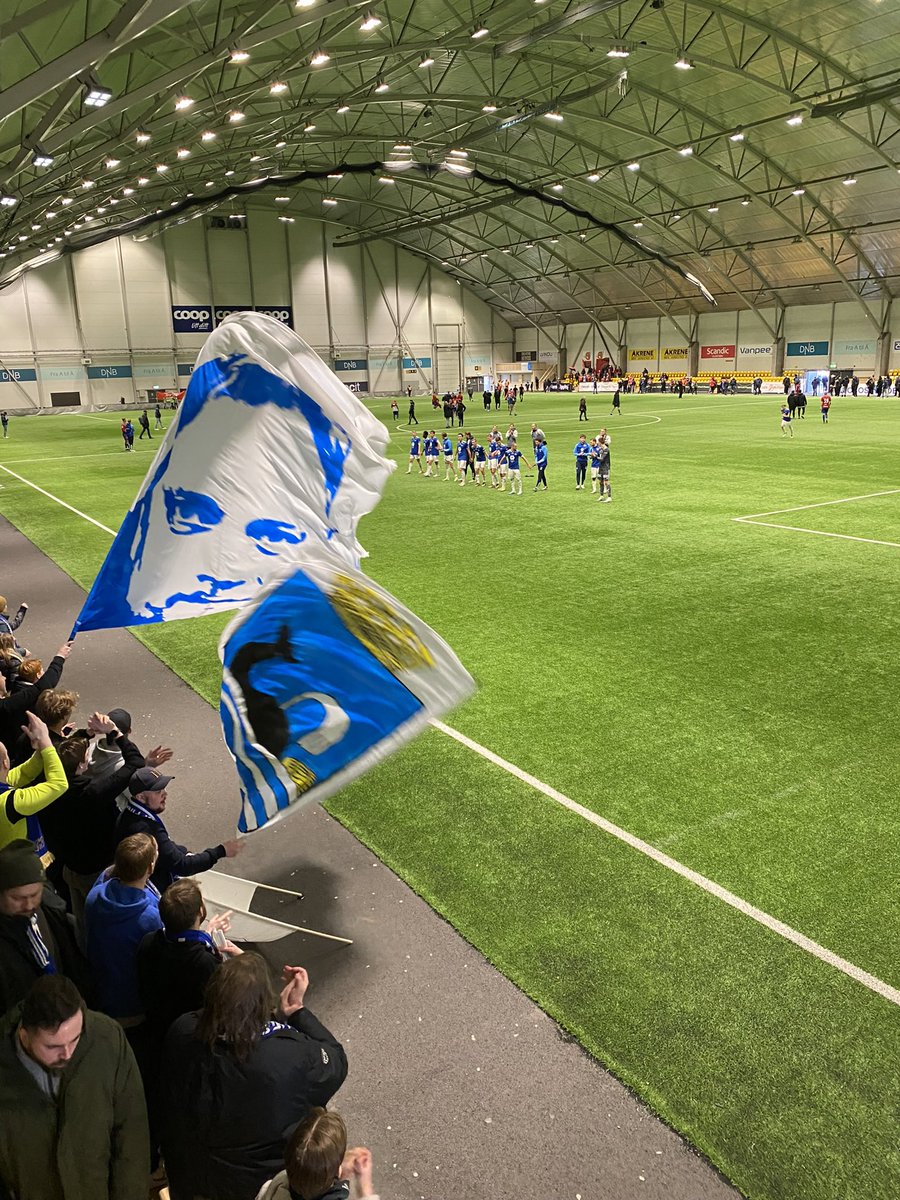 hobbybanehopper's tweet photo. Årets første offisielle kamp i LSK-Hallen. Skeid - Molde i cupen. Deilig at den norske sesongen er i gang. Molde som forventet greit videre. https://t.co/ao3wTttidK