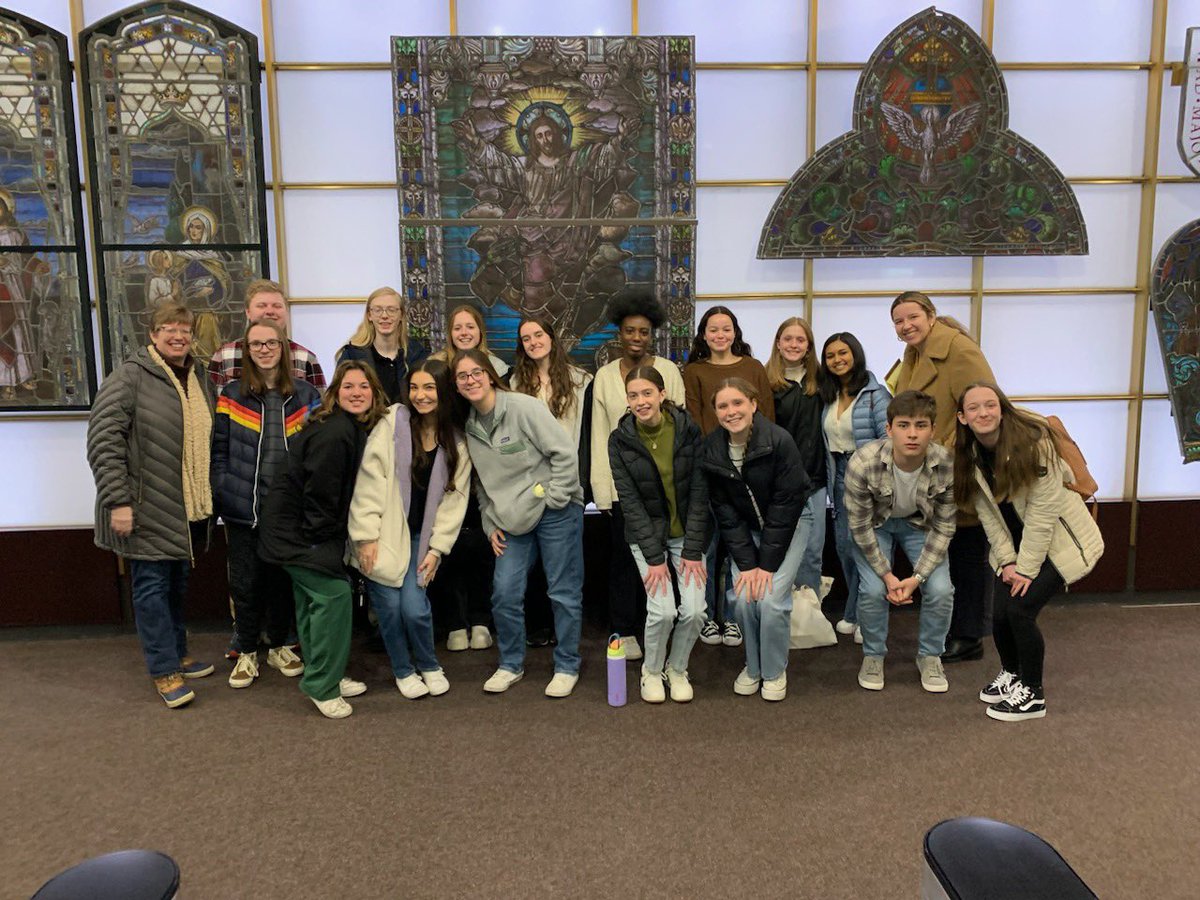 How awesome is this? This group of students from DGN volunteered to go to Loyola Law School to serve as jurors for mock trials. So so proud! #WeAreDGN #99learns <a href="/DGNorthSS/">DGNSocialStudies</a> <a href="/DownersNorth/">DGN</a>