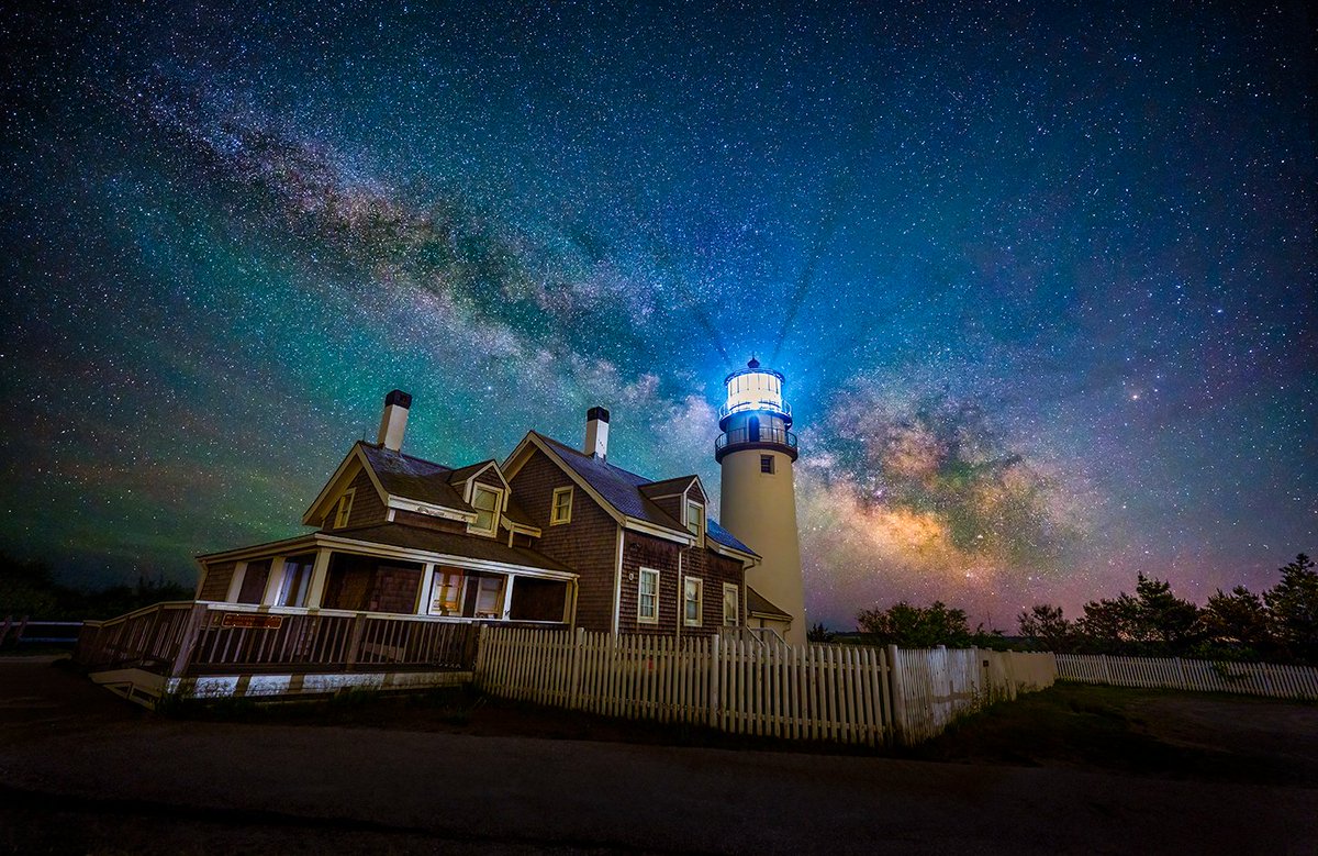 The Highland lighthouse in Cape Cod prints mark-papke.pixels.com/featured/the-h… #CapeCod #TruroMassachussetts #lighthousephotography #lighthouse #highlandlighthouse #capecodlight #astrophotography #milkyway #nightphotography #night #landscapephotography #nightscape #landscape #astroscape