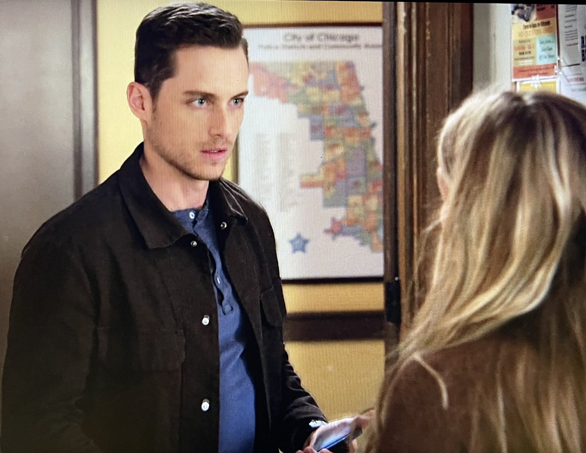Catmom221's tweet photo. Taking Back Upstead CPD Rewatch
(because I won’t accept Season 10)
6x6
True or False
✨✨✨✨✨✨
-still Upzek, still gross 🤢
-lots of Hailey’s past pain
-H&A fight again
-the Dawn of Upstead
#wrongguyera
#hesrightinfrontofyou🤦🏼♀️
#fanficsaysJayisinlove👍
#Upsteadforever ❤️ https://t.co/zsak881SVY